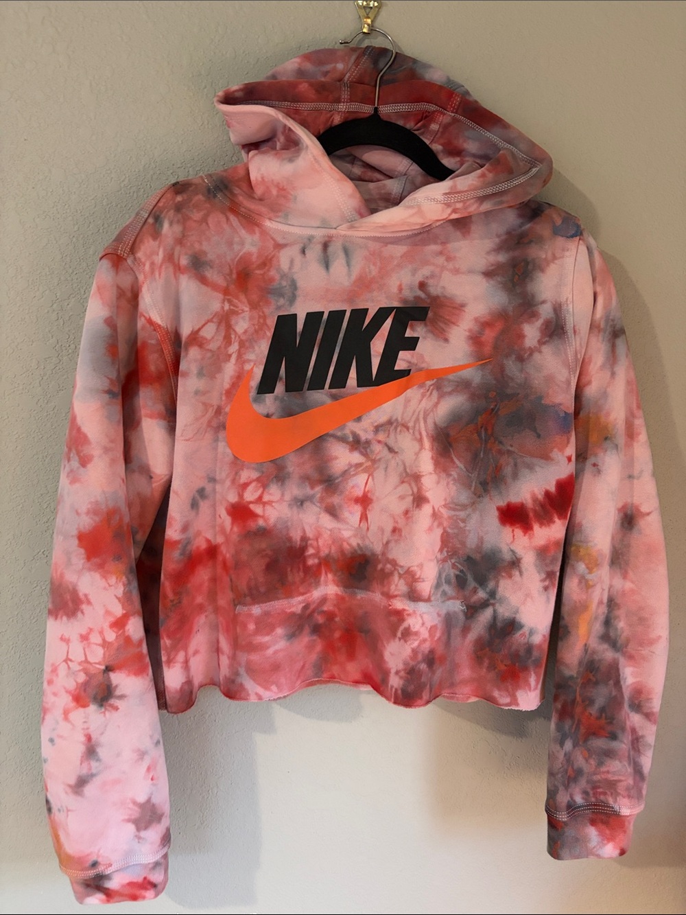 Girls Nike Tie-Dye Cropped Hoodie in Pink, Orange & Gray XL